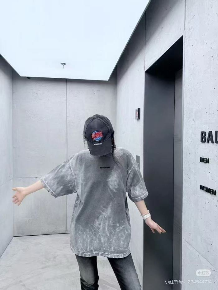 Balanciag@ Washed Distressed Short-Sleeve T-Shirt FW25