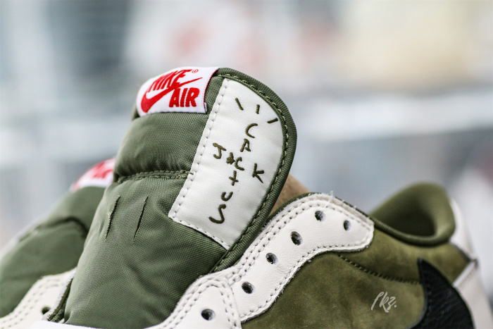 Travis Scott x Air Jordan 1 ' Medium Olive' GS（A1）