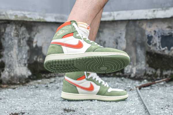 Air Jordan 1 High OG Celadon GS