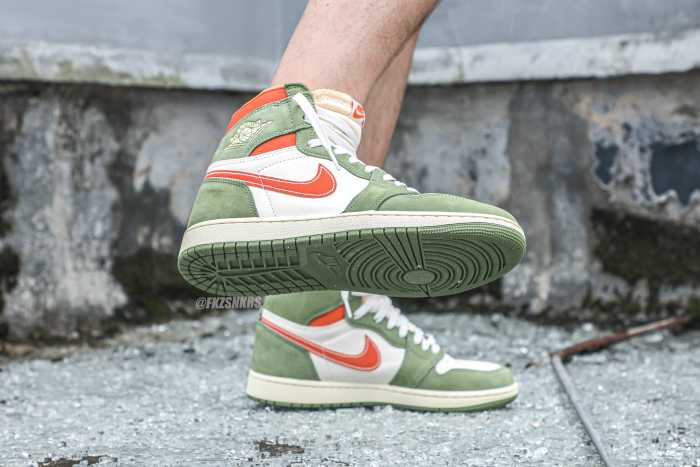 Air Jordan 1 High OG Celadon GS