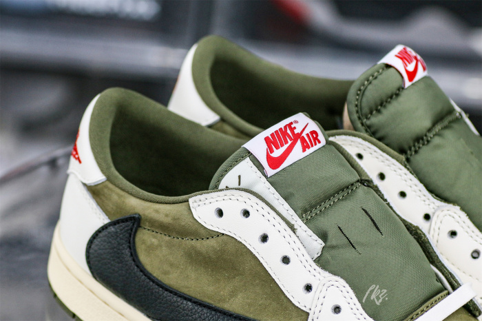 Travis Scott x Air Jordan 1 ' Medium Olive' GS（A1）