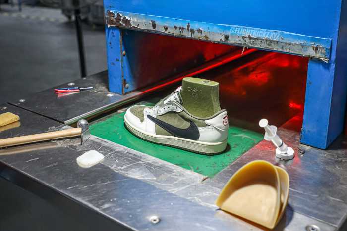 Travis Scott x Air Jordan 1 ' Medium Olive' GS（A1）