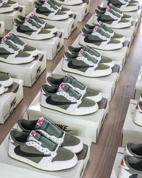 Travis Scott x Air Jordan 1 ' Medium Olive' GS（A1）