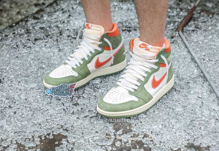 Air Jordan 1 High OG Celadon GS