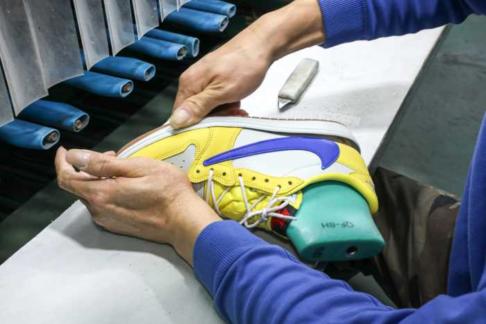 Travis Scott x Air Jordan 1 Retro Low OG SP “Elkins/Canary Yellow” GS（A1）