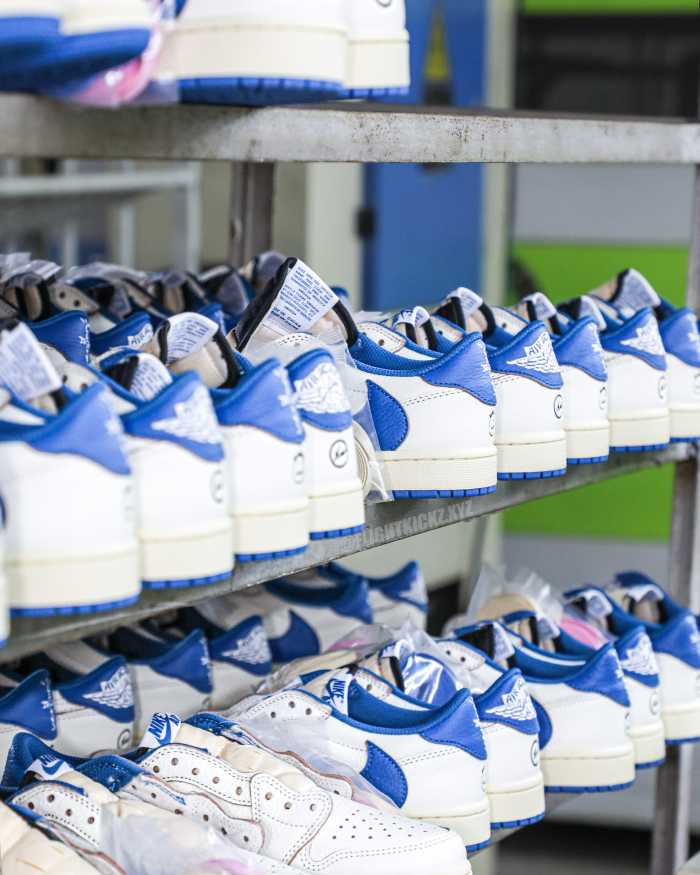 Travis Scott x Fragment x Air Jordan 1 Low OG GS（A1）