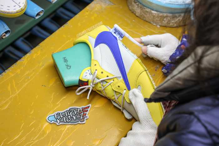 Travis Scott x Air Jordan 1 Retro Low OG SP “Elkins/Canary Yellow” GS（A1）