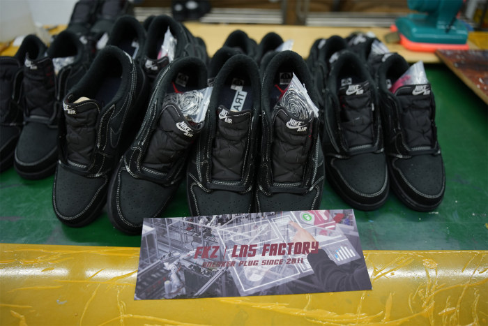 Travis Scott x Nike Air Jordan 1 Low OG “Black/Phantom” GS（A1）