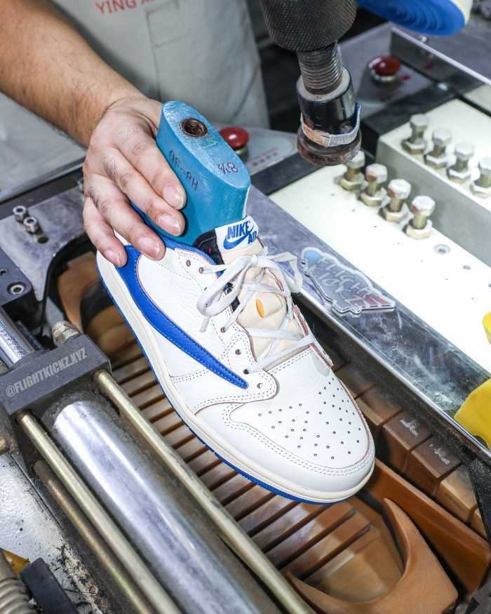 Travis Scott x Fragment x Air Jordan 1 Low OG GS（A1）