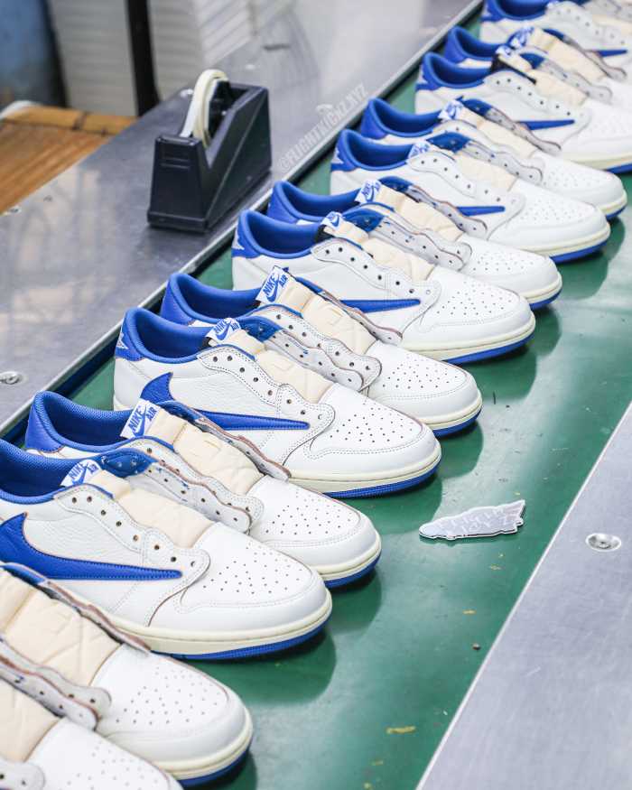 Travis Scott x Fragment x Air Jordan 1 Low OG GS（A1）