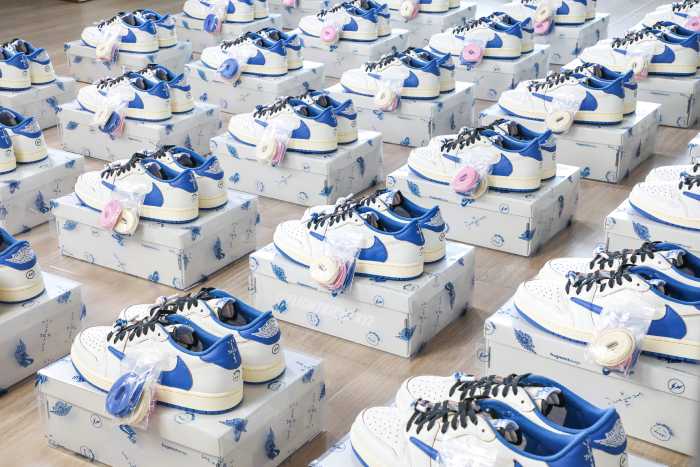 Travis Scott x Fragment x Air Jordan 1 Low OG GS（A1）