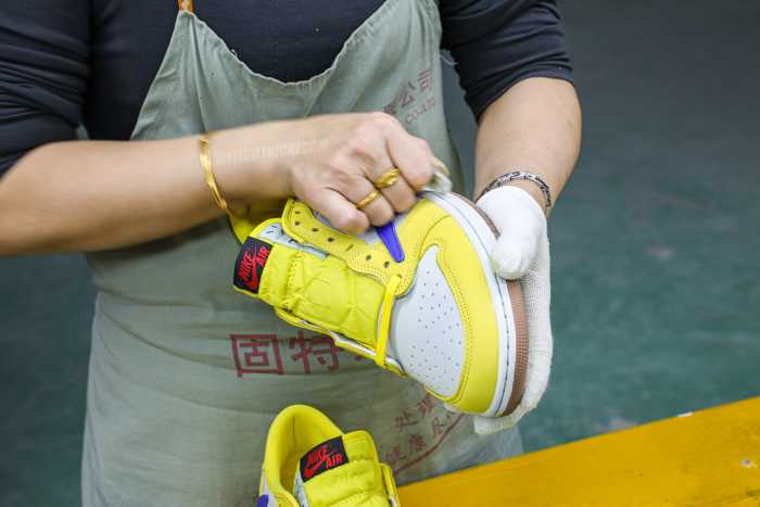 Travis Scott x Air Jordan 1 Retro Low OG SP “Elkins/Canary Yellow” GS（A1）