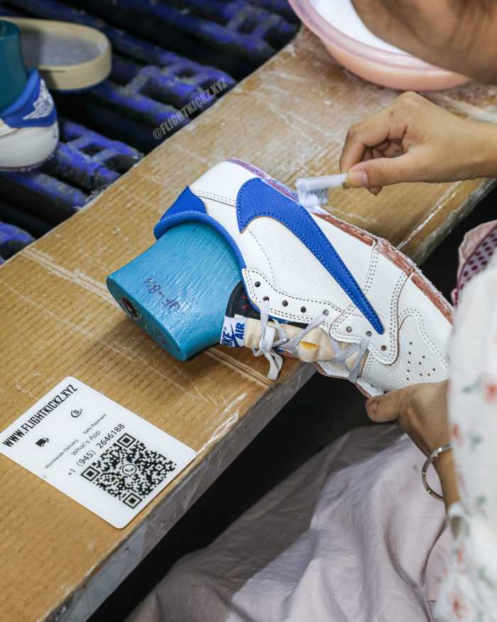 Travis Scott x Fragment x Air Jordan 1 Low OG GS（A1）