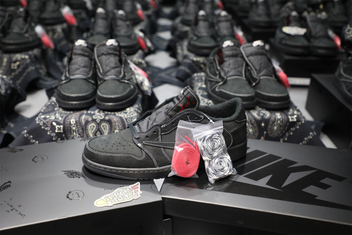Travis Scott x Nike Air Jordan 1 Low OG “Black/Phantom” GS（A1）