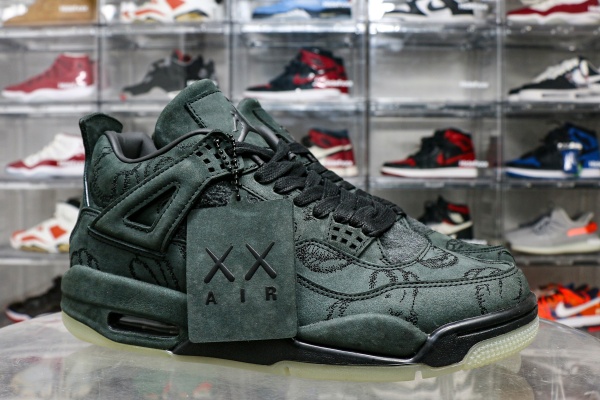 Kaws X Air Jordan 4 Retro Black 2017（A1）