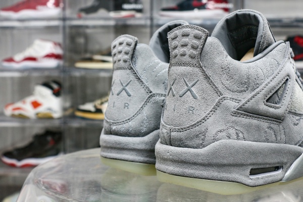 Kaws X Air Jordan 4 Retro Grey  2017 ( A1)