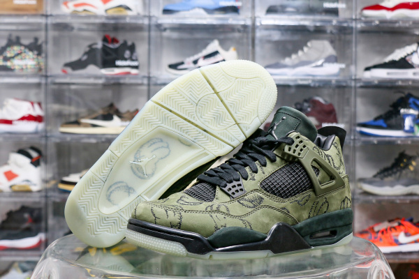 Kaws X Air Jordan 4 Retro Green Sample（A1）