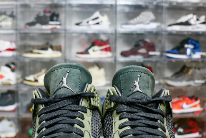 Kaws X Air Jordan 4 Retro Green Sample（A1）