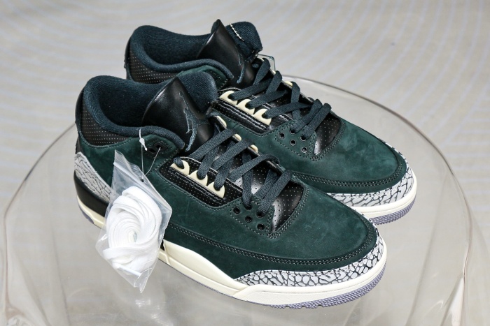 Air Jordan 3 Retro Off Noir WMNS 2025 (A1)