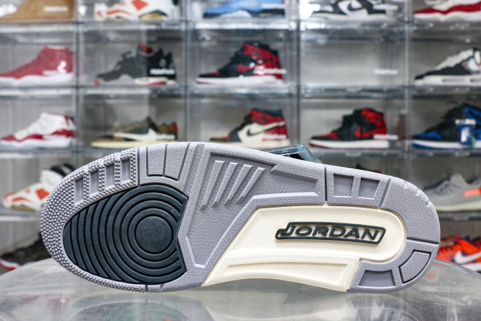 Air Jordan 3 Retro Off Noir WMNS 2025 (A1)