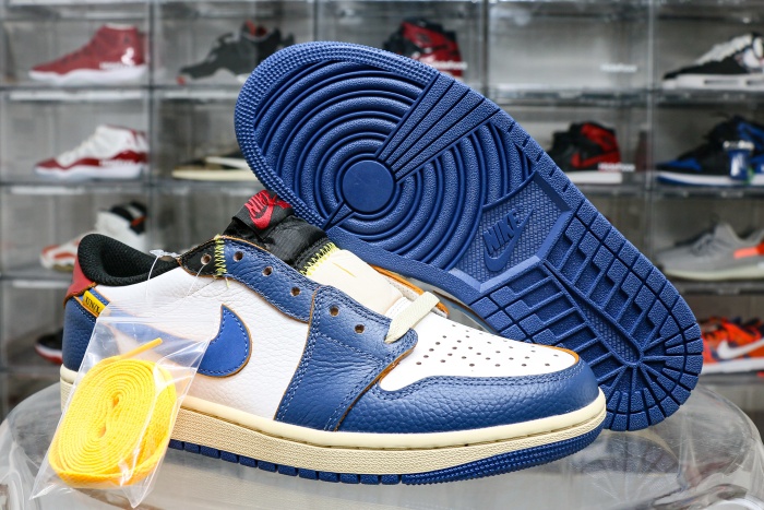 Air Jordan 1 Retro Low OG Summit White
