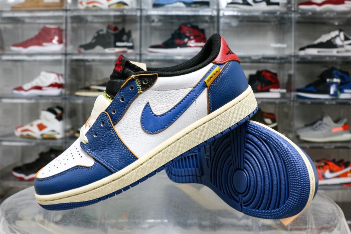 Air Jordan 1 Retro Low OG Summit White