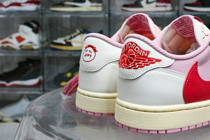 Travis Scott x Air Jordan 1 Low OG  Shy Pink Red  2025