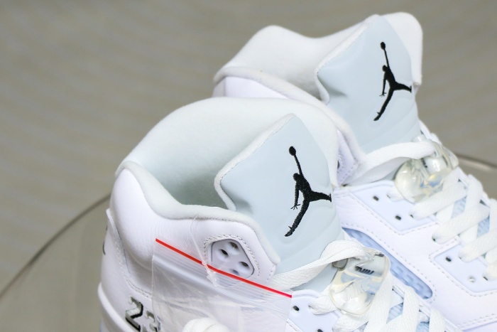 Jordan 5 Retro “Metallic White” 2025 ( A1)
