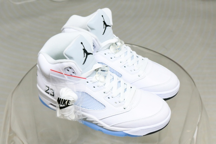 Jordan 5 Retro “Metallic White” 2025 ( A1)