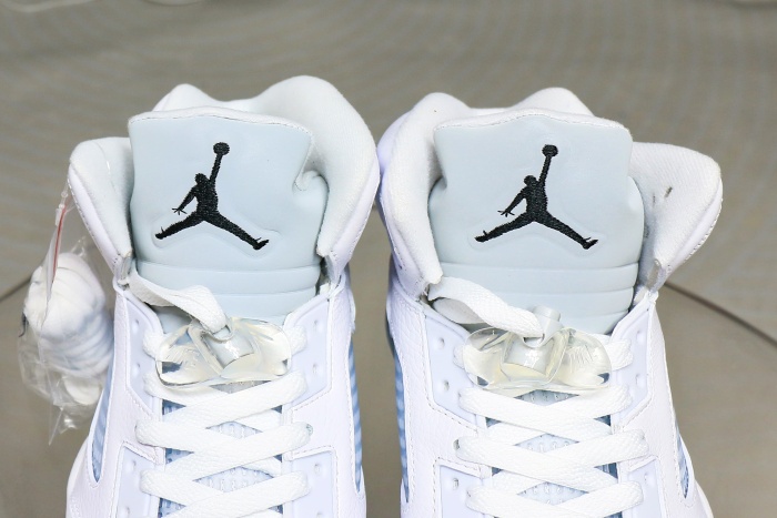 Jordan 5 Retro “Metallic White” 2025 ( A1)