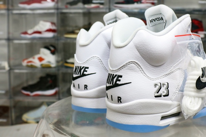Jordan 5 Retro “Metallic White” 2025 ( A1)
