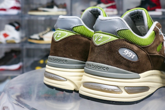 New Balance 991v2 MiUK Daniëlle Cathari x Kith Reverse Matcha