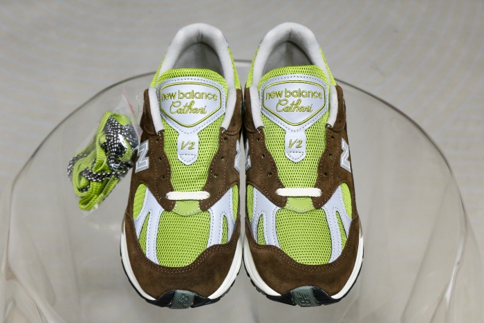 New Balance 991v2 MiUK Daniëlle Cathari x Kith Reverse Matcha
