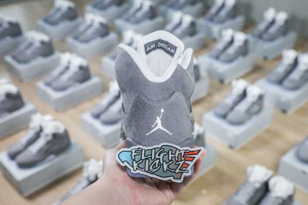 Air Jordan 5 Retro Wolf Grey 2026 (A1)
