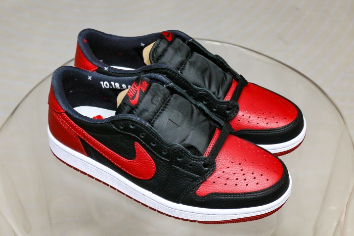 Air Jordan 1 Low OG “Banned” 2026