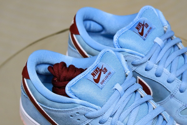 Nike Dunk Low Premium SB Philadelphia Phillies