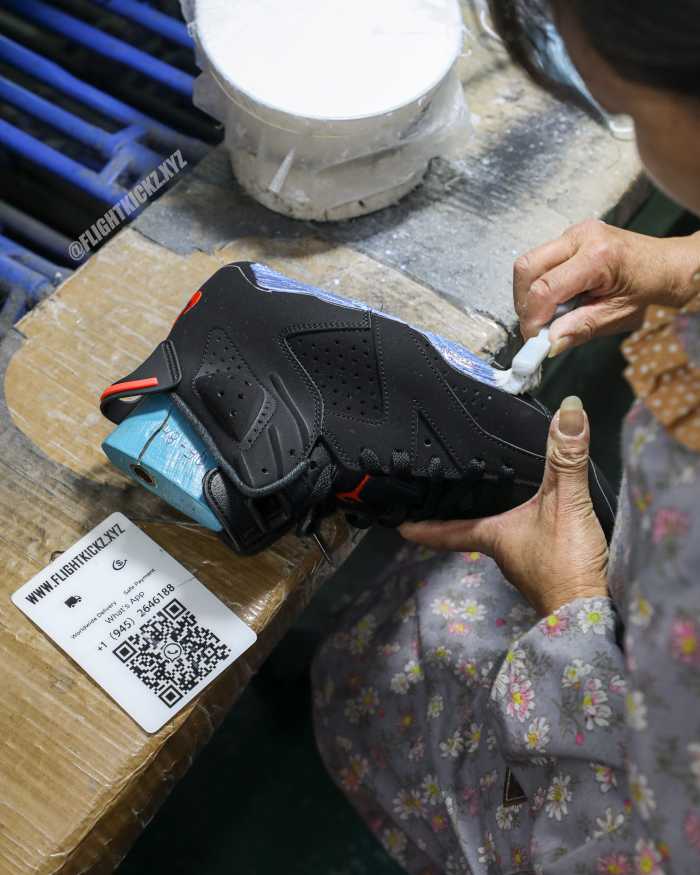 Air Jordan 6 Reverse Saleman Reverse Infrared 2026 (A1)