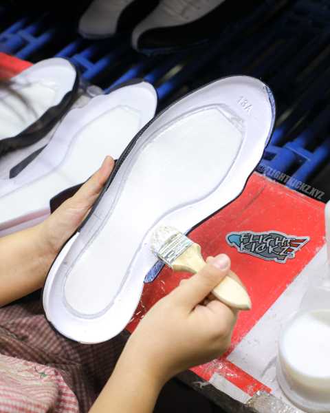 US Warehouse : Air Jordan 12 Retro Taxi 2025 ( A1)