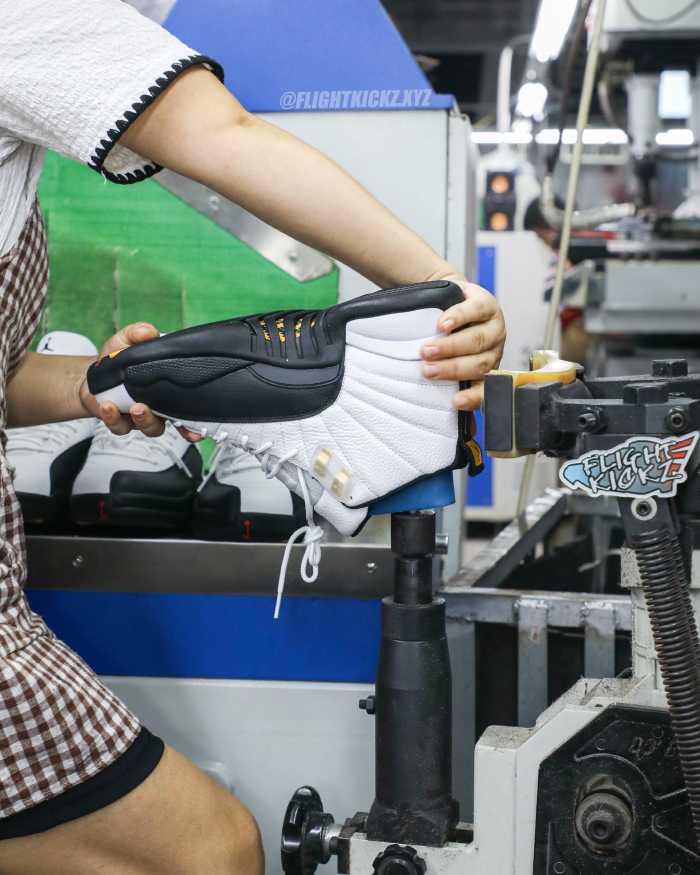 US Warehouse : Air Jordan 12 Retro Taxi 2025 ( A1)