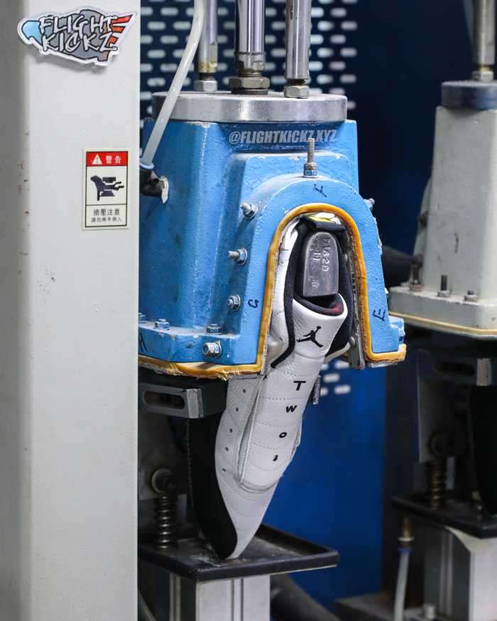 US Warehouse : Air Jordan 12 Retro Taxi 2025 ( A1)