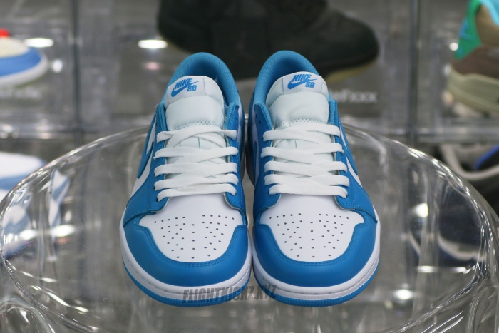 Jordan 1 Low SB University Blue UNC 2019