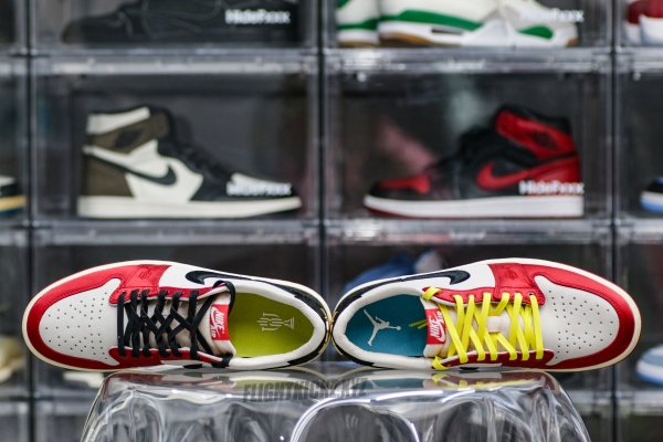 Trophy Room X Air Jordan 1 Retro Low OG SP Away 2024（A1）