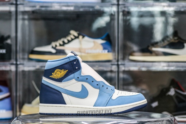 Air Jordan 1 High OG First in Flight WNMS