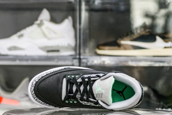 Air Jordan 3 Retro Green Glow 2024