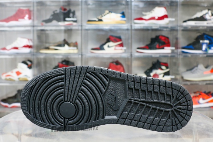 Travis Scott x Air Jordan 1 Low  Phantom  Concept
