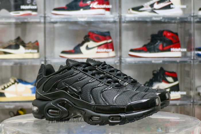 Nike Air Max Plus Triple Black