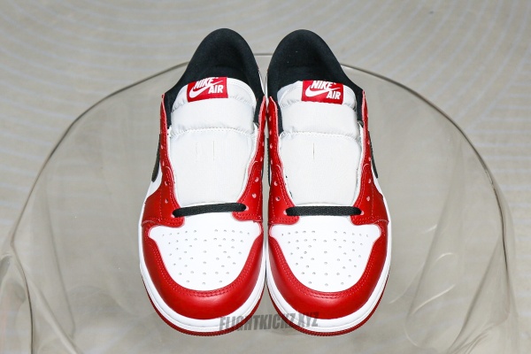 Air Jordan 1 Low OG “Chicago” 2025 (A1)