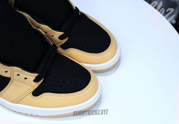 Air Jordan 1 Retro High OG 'Heirloom' 2022