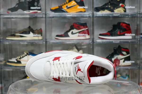 Nike SB x Air Jordan 4 Varsity Red is a Family & Friends GS（A1）