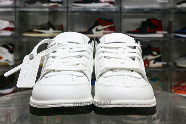 OFF-WHITE Out Of Office OOO Low Tops White Black